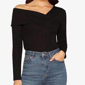 NEVER WORN black off the shoulder top
